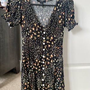 FOREVER 21 Ribbed Floral black mini dress! Great condition! Size SMALL